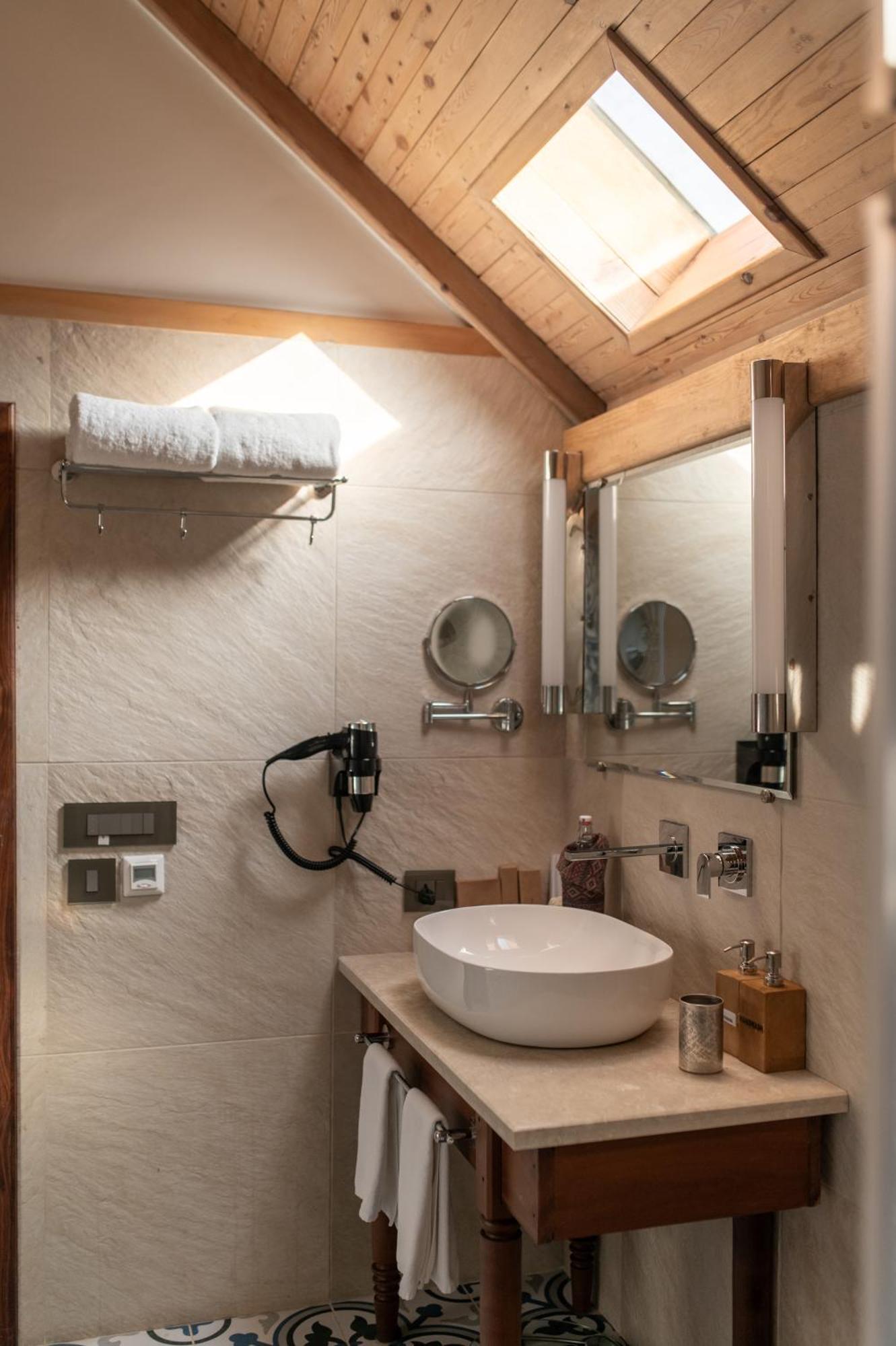 Brij Atmanya Bhowali, Nainital, A Luxury Mountain Escape エクステリア 写真