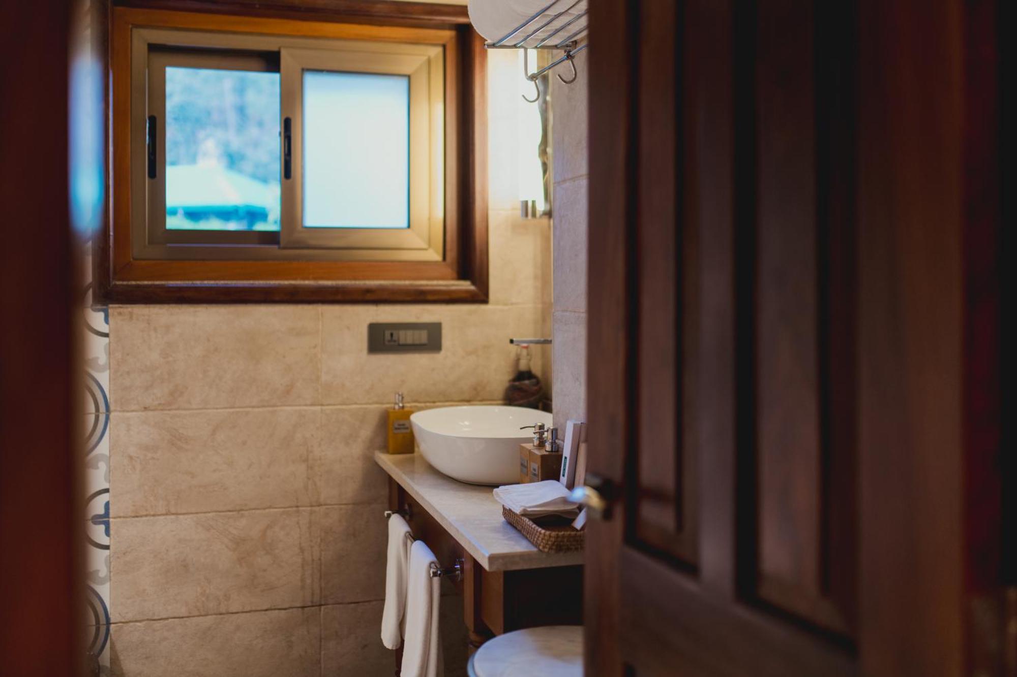 Brij Atmanya Bhowali, Nainital, A Luxury Mountain Escape エクステリア 写真